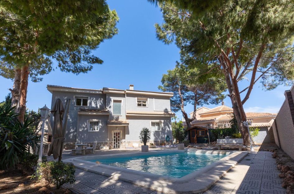 Villa in Quesada