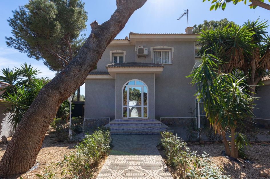 Villa in Quesada
