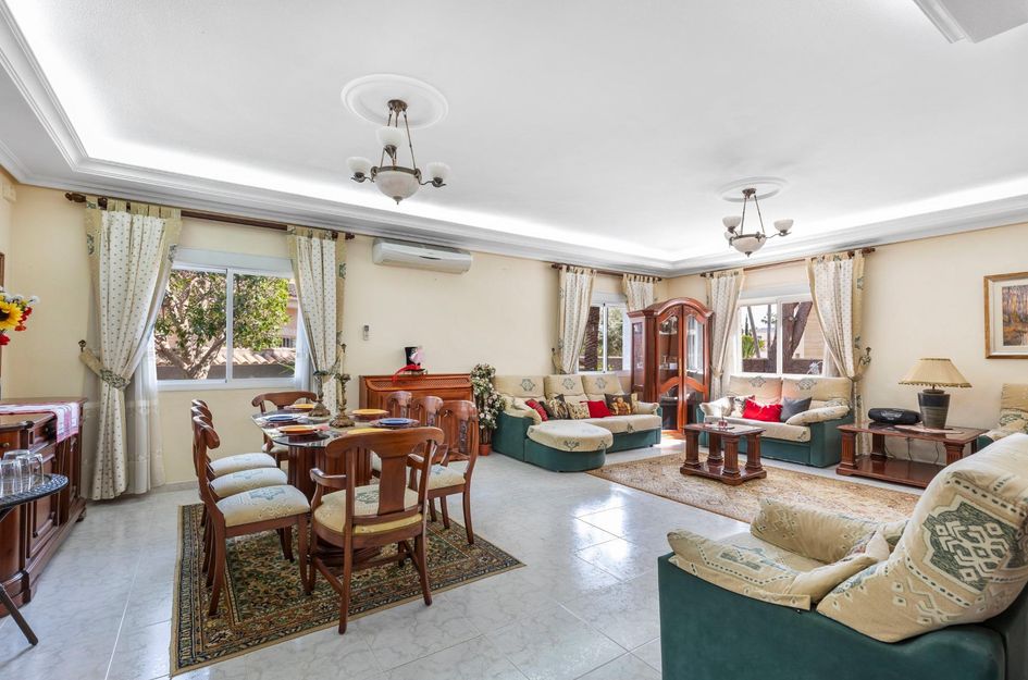 Villa in Quesada