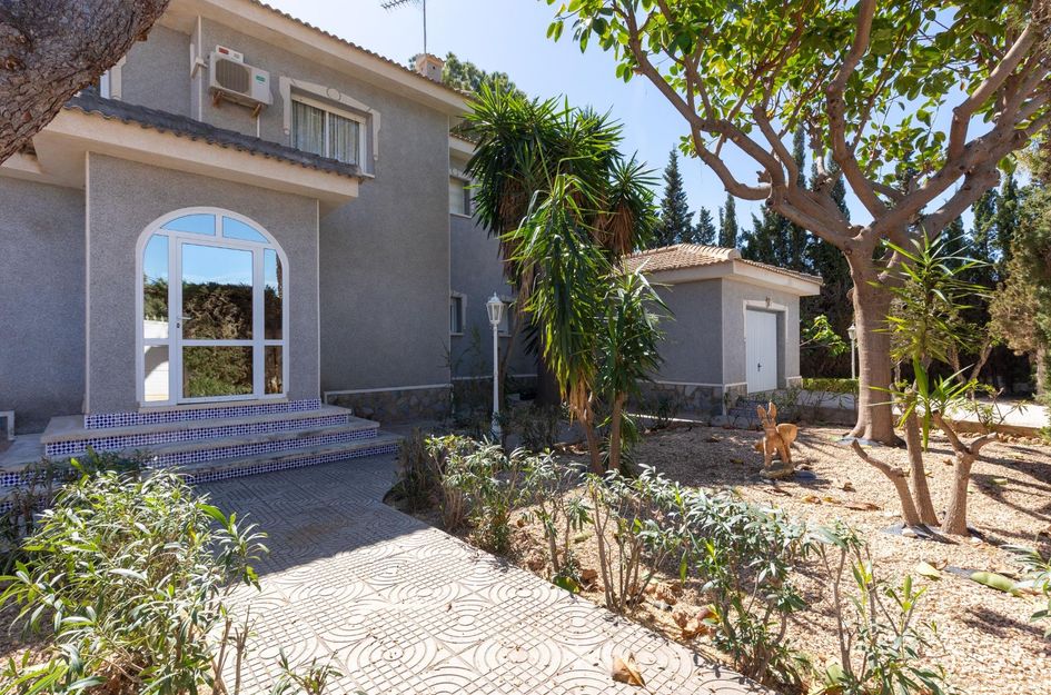 Villa in Quesada