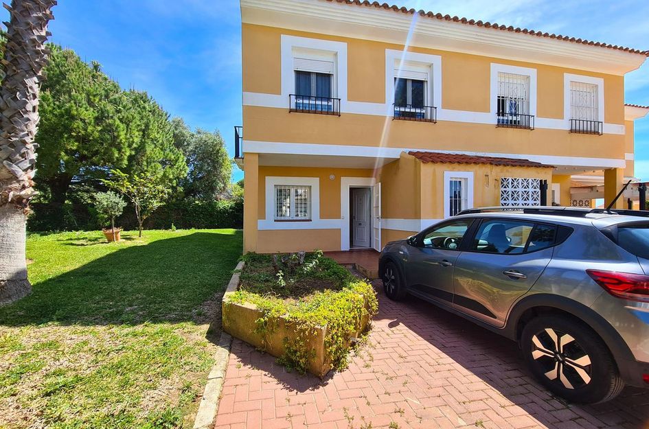 Huis in Puerto de la Duquesa
