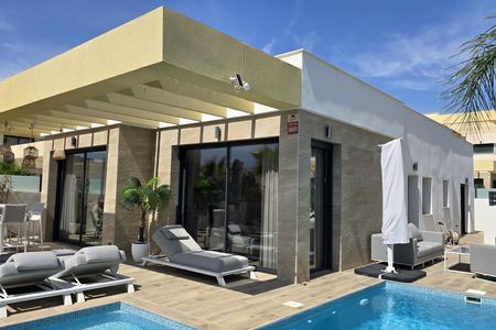Villa in Los Montesinos