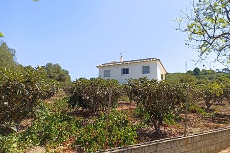 Finca in Urbanización Puerto de Estepona