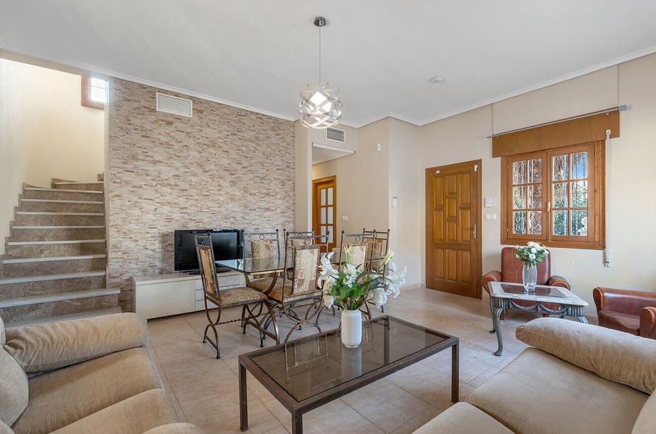 Villa in Montebello