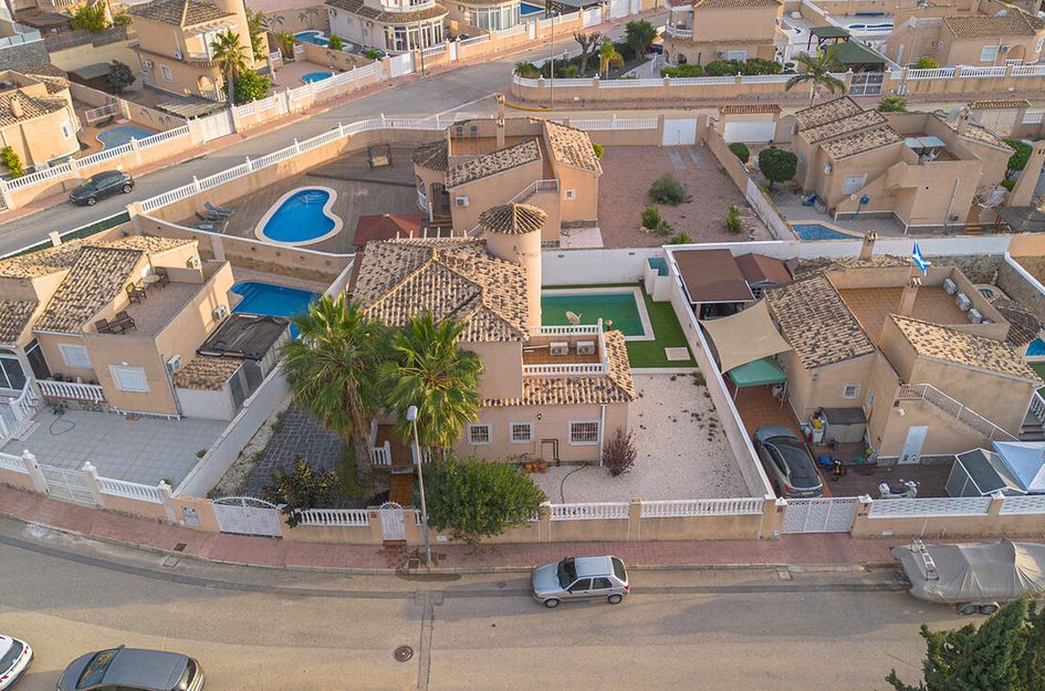 Villa in Montebello