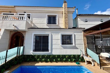 Halfvrijstaand in Dehesa de Campoamor