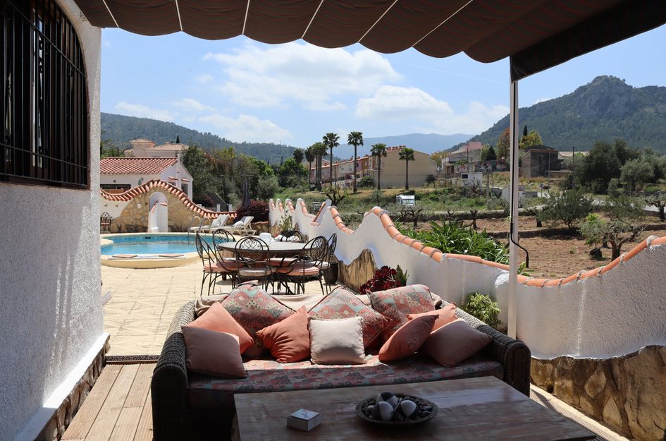 Villa in Orba