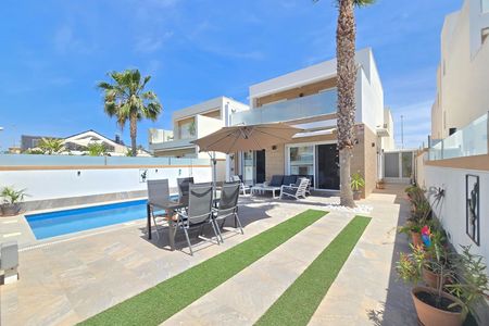 Villa in Pilar de la Horadada