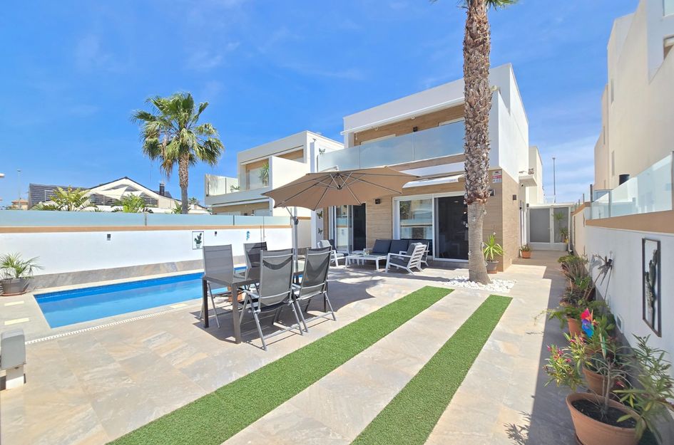 Villa in Pilar de la Horadada