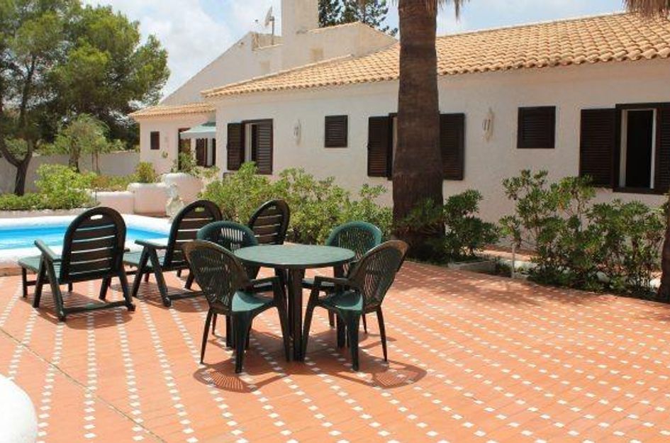 Villa in Los Almendros