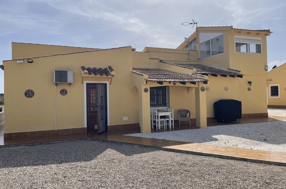 Villa in Montisol