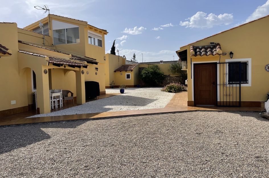 Villa in Montisol
