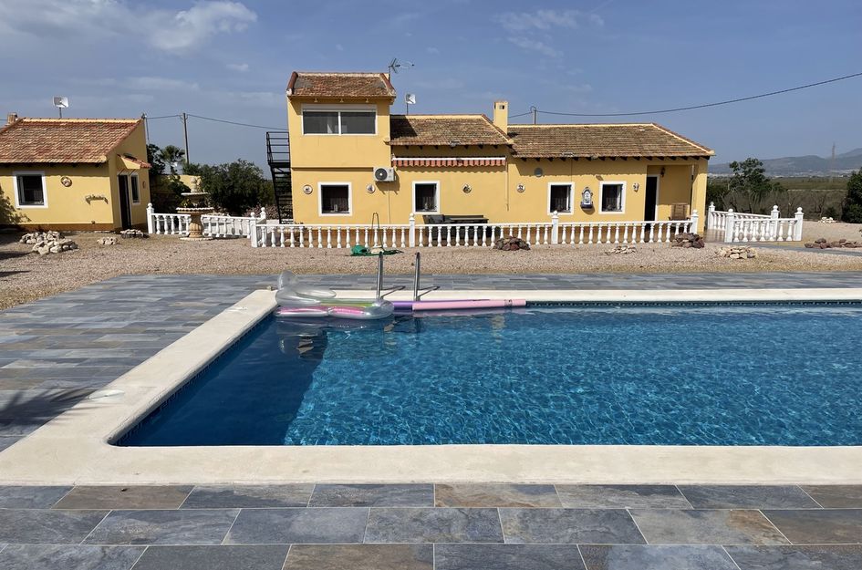 Villa in Montisol