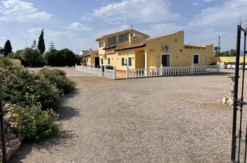 Villa in Montisol