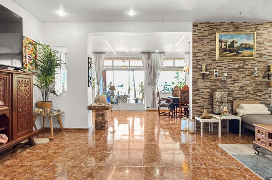Villa in Quesada