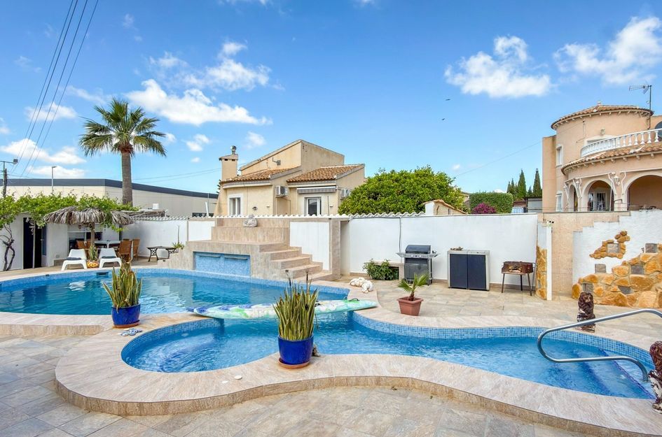 Villa in Quesada