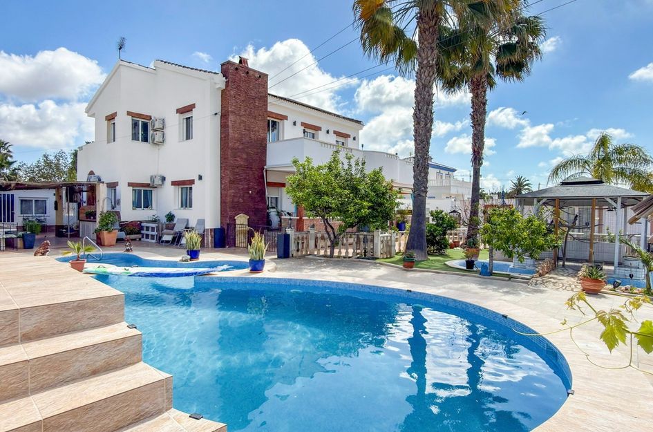 Villa in Quesada