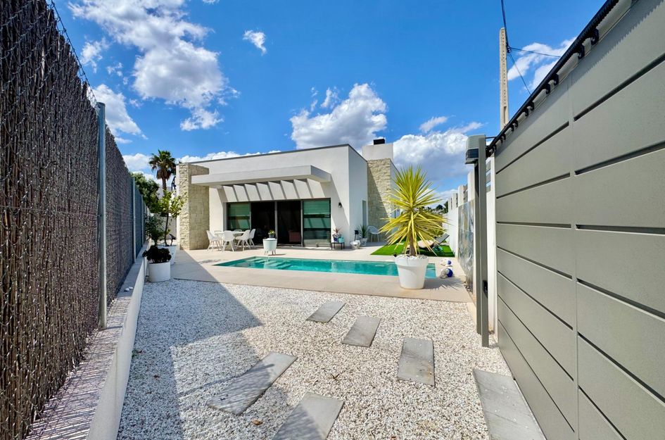 Villa in Res. Las Filipinas