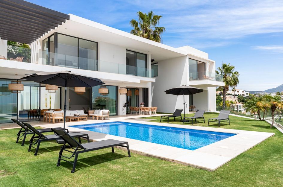 Villa in Cortés