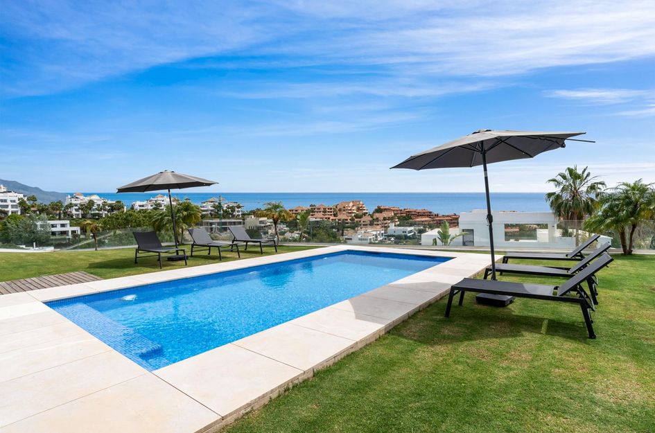Villa in Cortés
