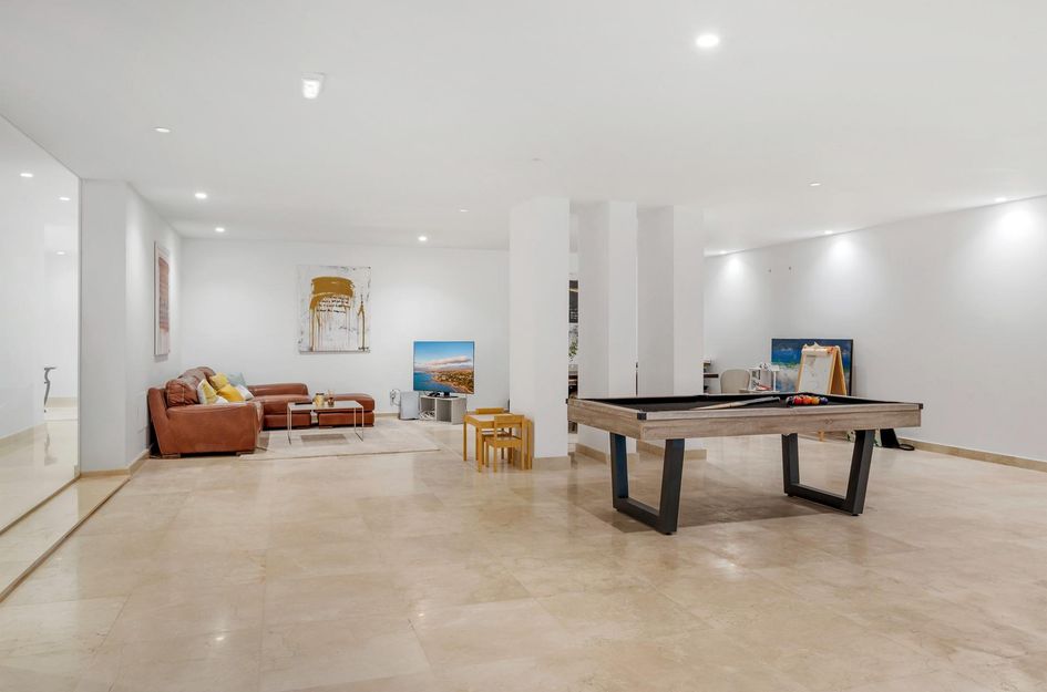 Villa in Cortés