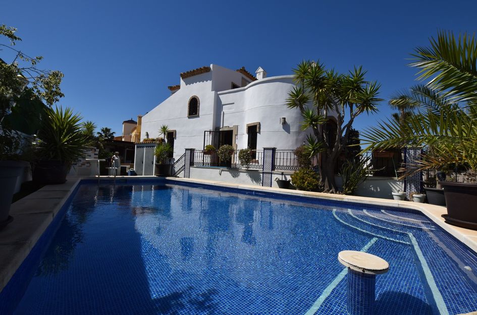 Villa in Castillo de Montemar