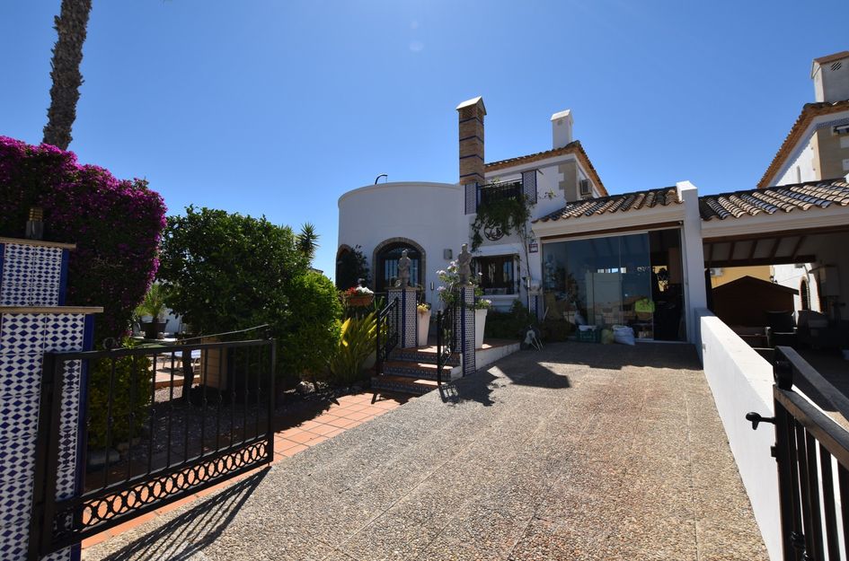 Villa in Castillo de Montemar