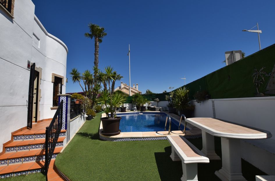 Villa in Castillo de Montemar