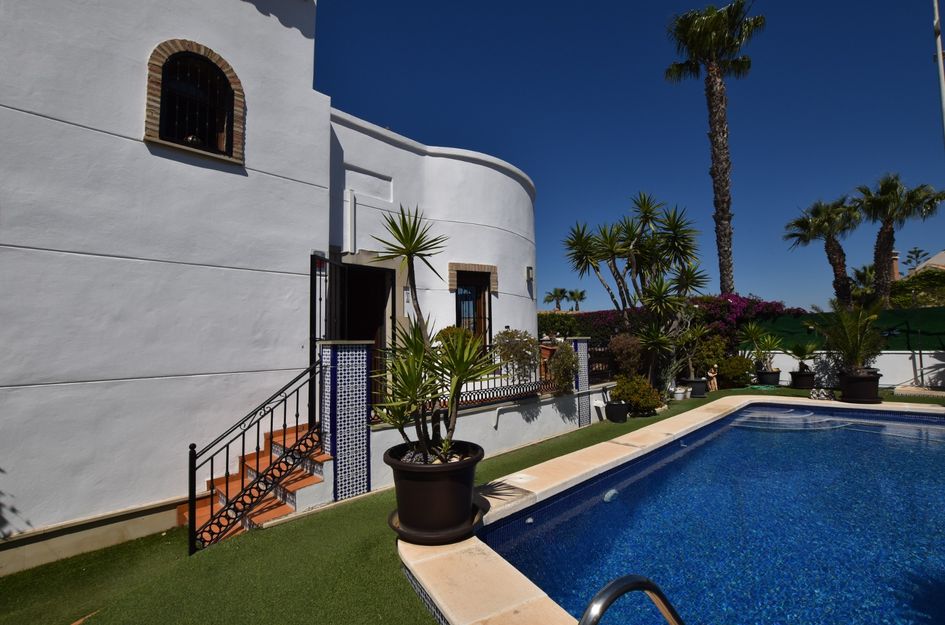 Villa in Castillo de Montemar
