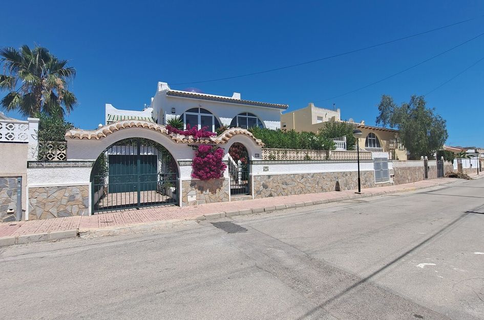 Villa in San Miguel de Salinas