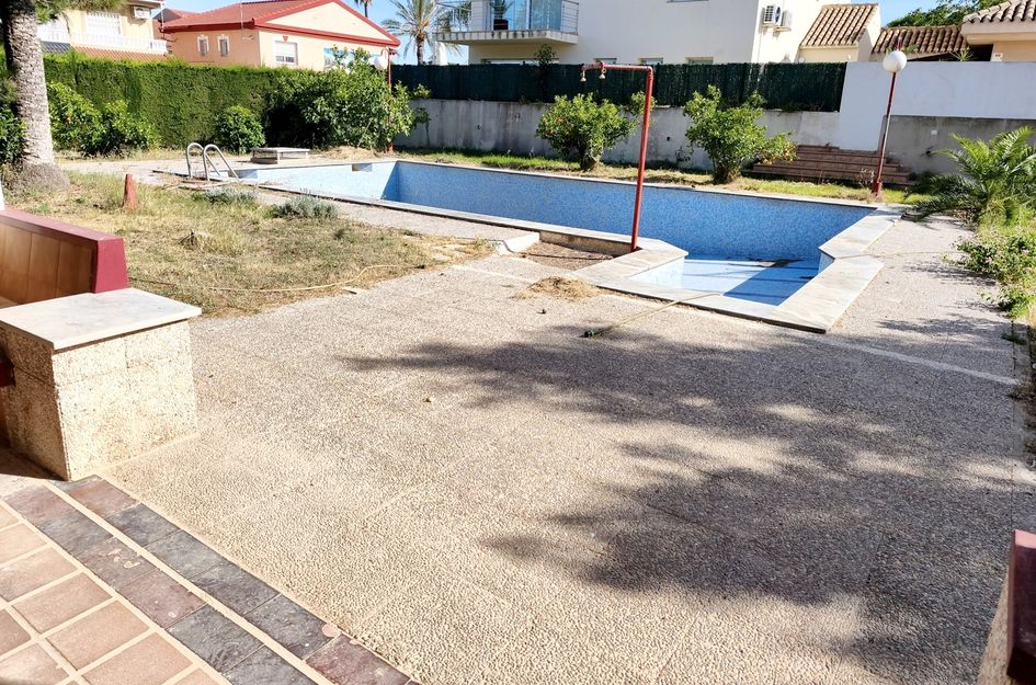 Villa in Santiago de la Ribera