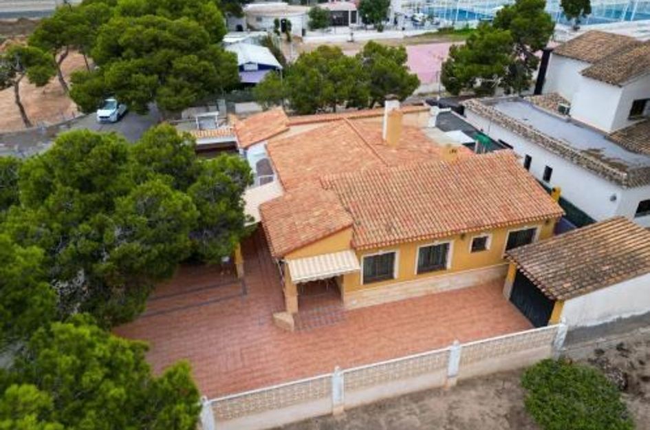 Halfvrijstaand in Dehesa de Campoamor