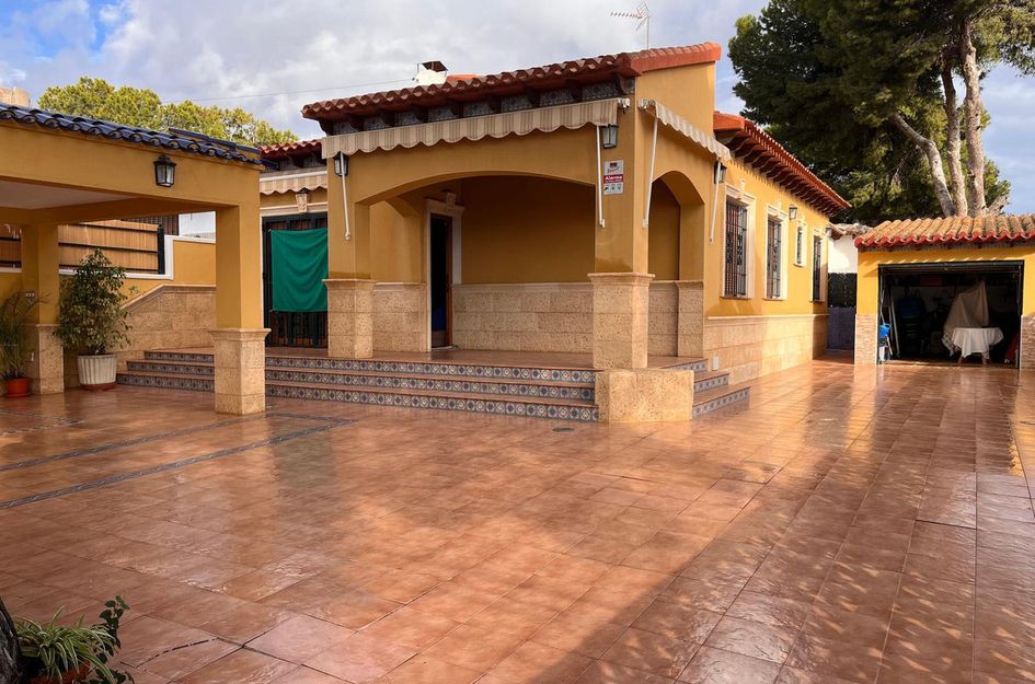 Halfvrijstaand in Dehesa de Campoamor