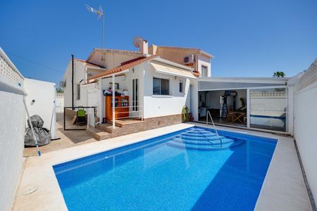 Villa in La Marina
