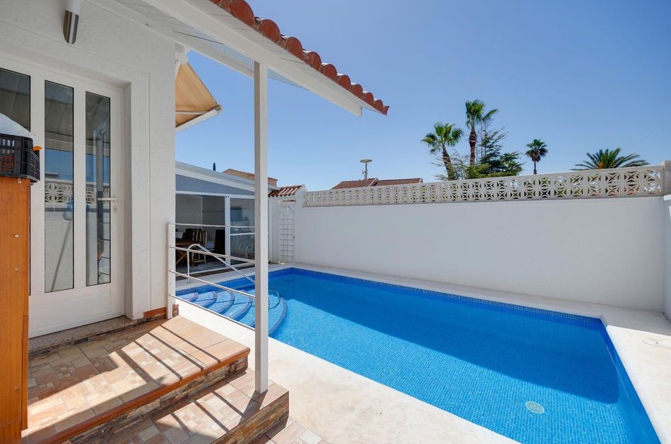 Villa in La Marina