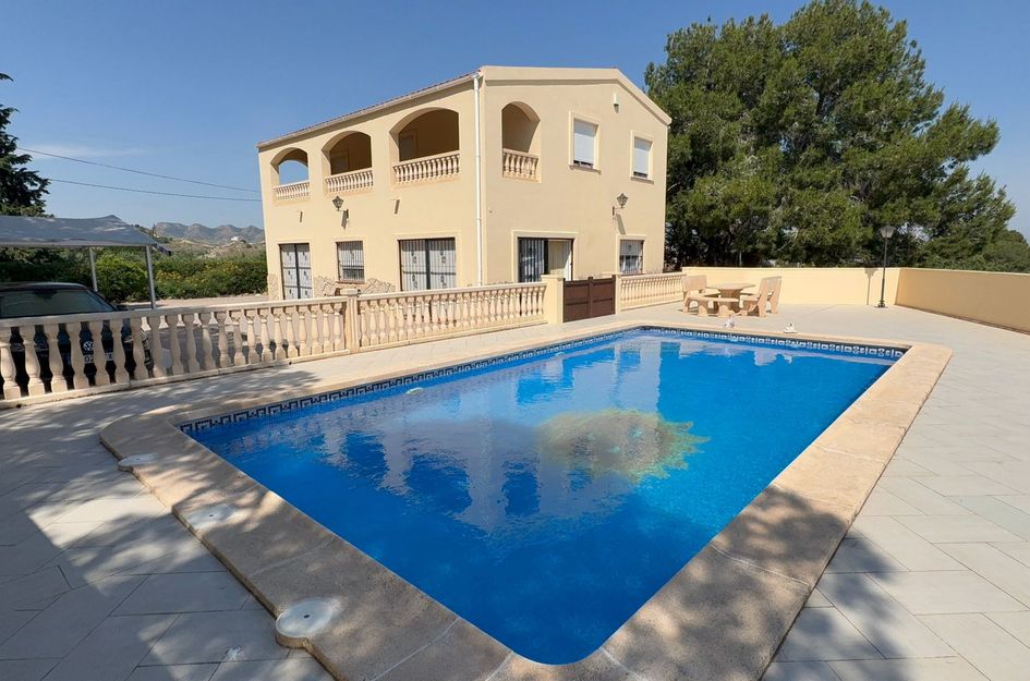 Villa in Cañadas de San Pedro