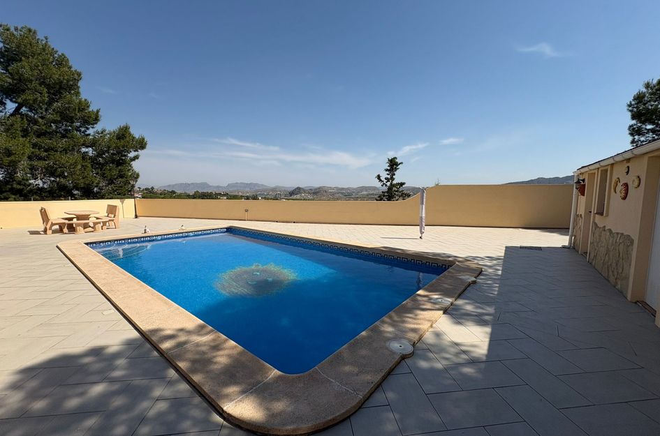 Villa in Cañadas de San Pedro