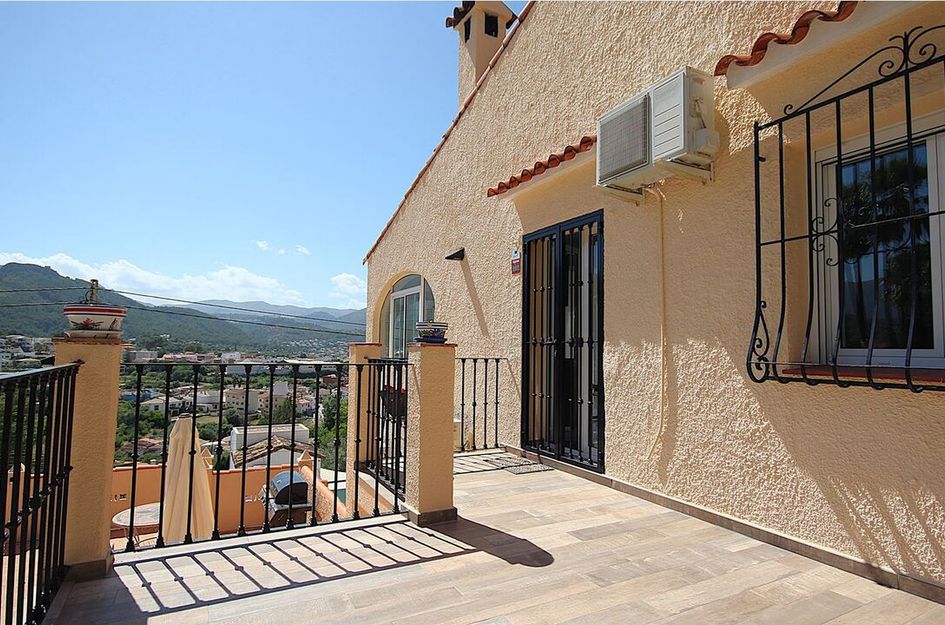 Villa in Orba