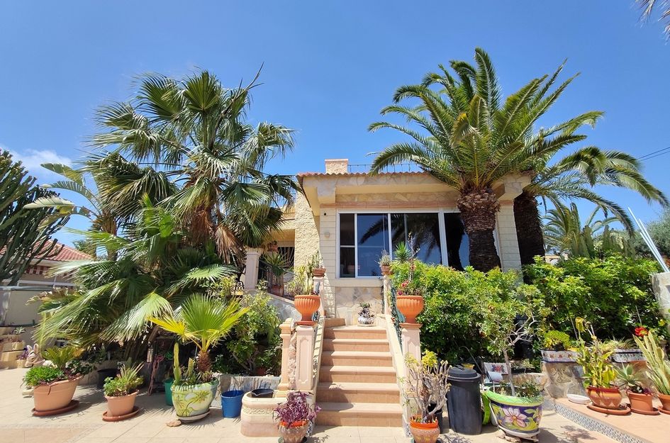 Villa in Quesada
