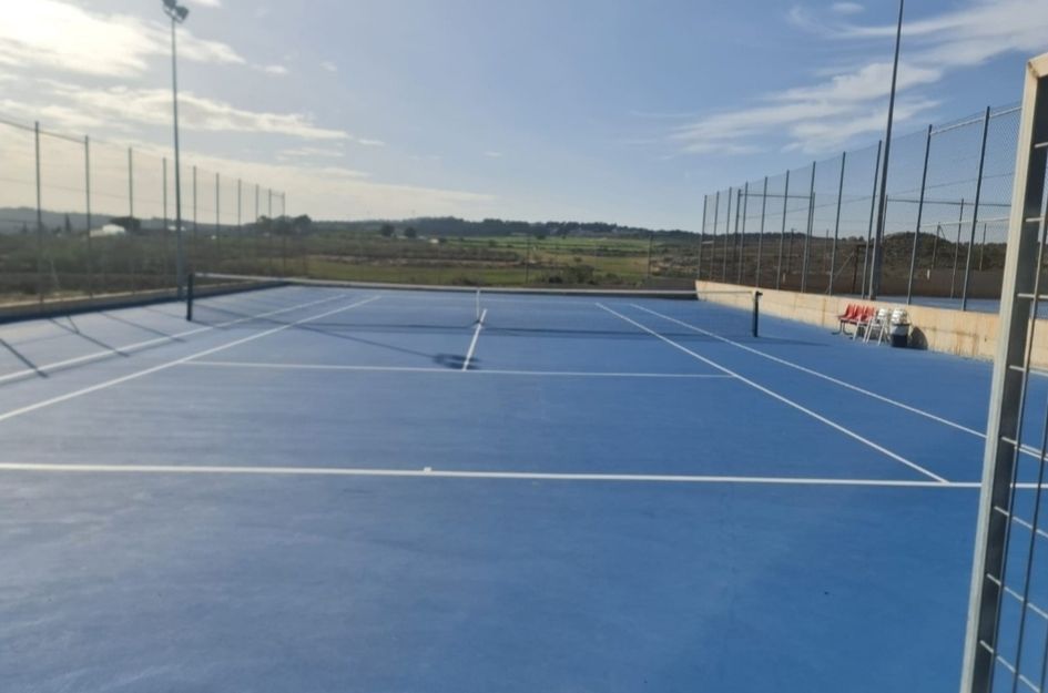 Halfvrijstaand in Res. Las Filipinas