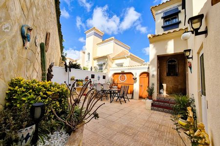 Villa in Res. Las Filipinas
