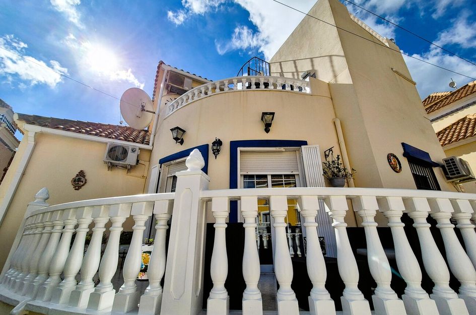 Villa in Res. Las Filipinas