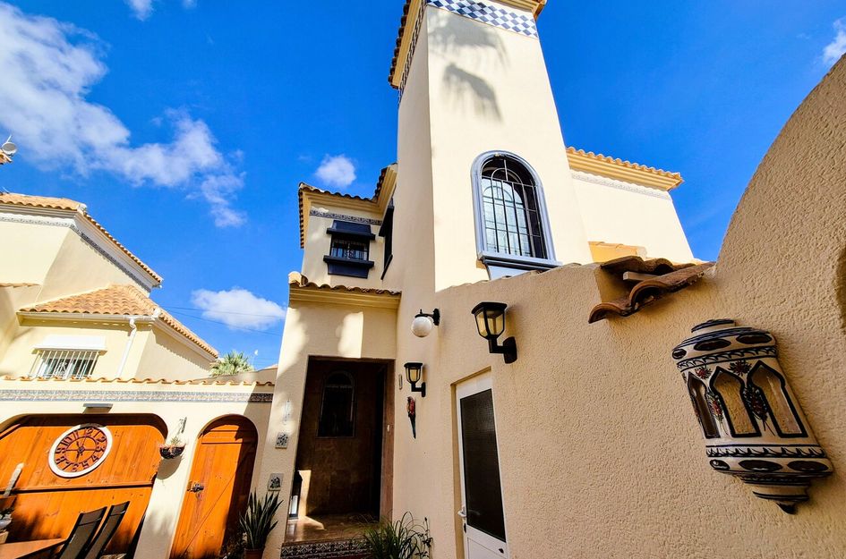 Villa in Res. Las Filipinas