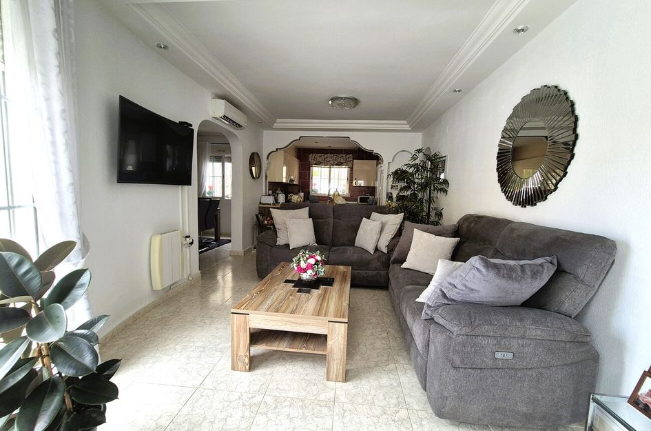Villa in Res. Las Filipinas