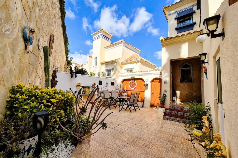 Villa in Res. Las Filipinas
