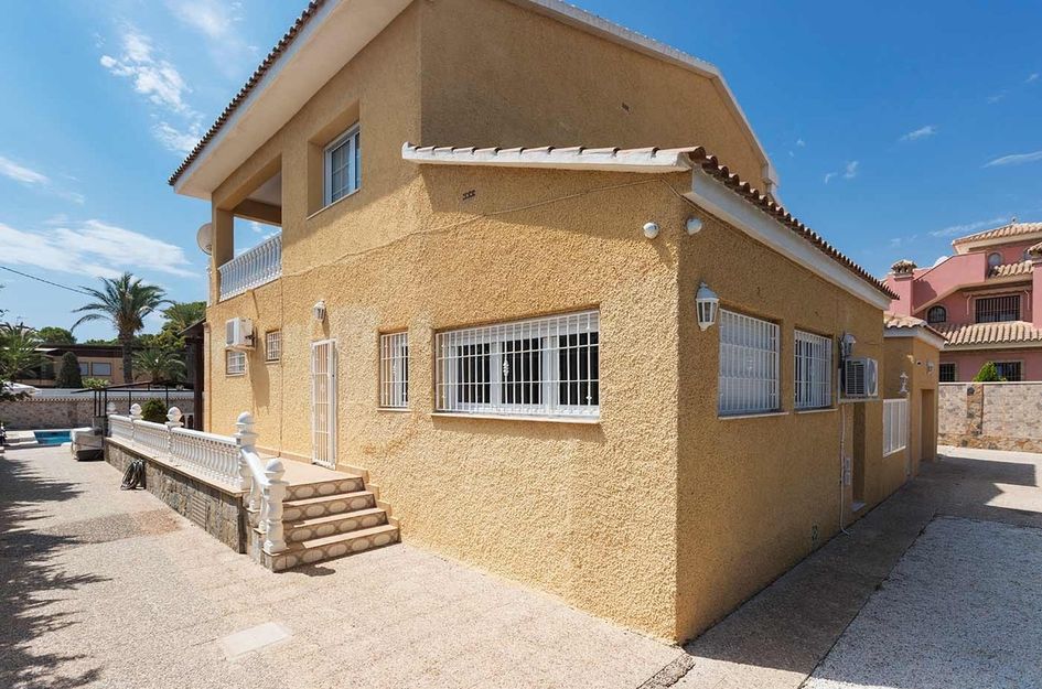 Villa in Dehesa de Campoamor