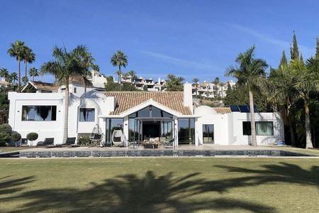Villa in Cortés
