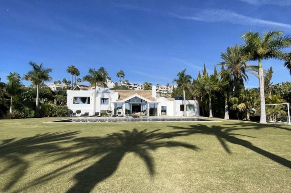 Villa in Cortés