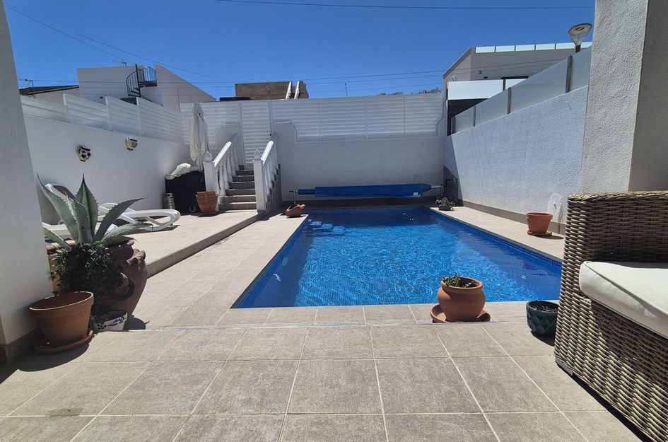 Halfvrijstaand in San Miguel de Salinas
