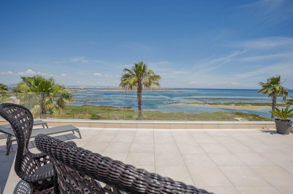 Villa in Santiago de la Ribera